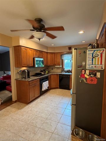 14843 White Avenue, Allen Park, MI 48101