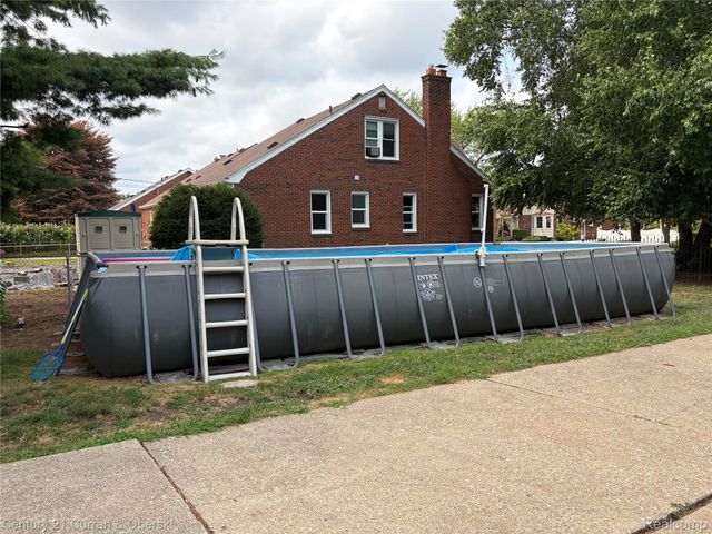 14843 White Avenue, Allen Park, MI 48101