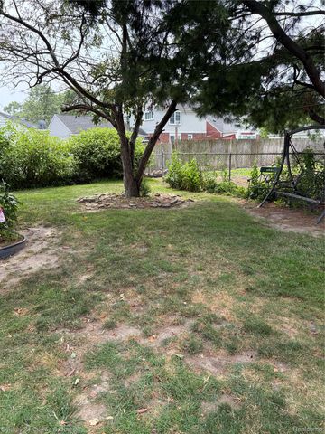 14843 White Avenue, Allen Park, MI 48101