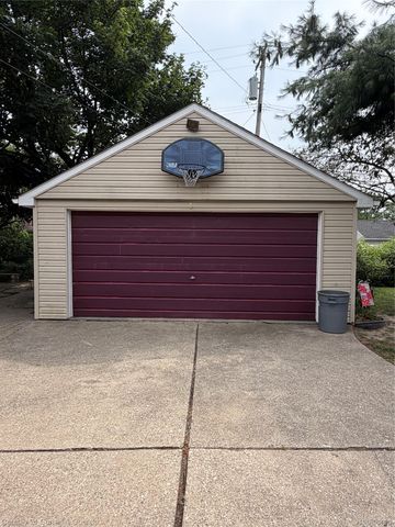 14843 White Avenue, Allen Park, MI 48101