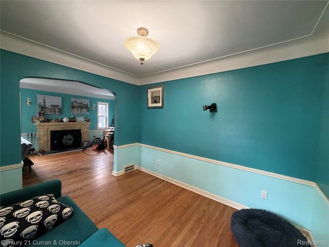 14843 White Avenue, Allen Park, MI 48101