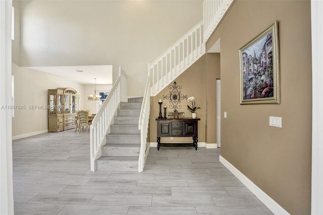 484 Cambridge Dr, Weston, FL 33326