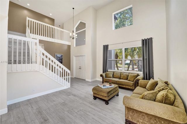 484 Cambridge Dr, Weston, FL 33326