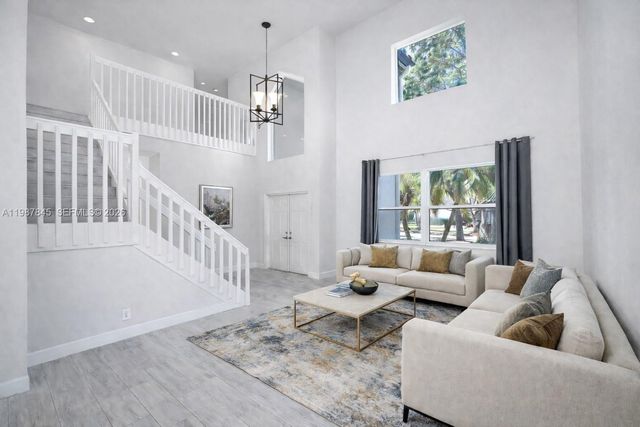 484 Cambridge Dr, Weston, FL 33326