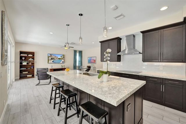 484 Cambridge Dr, Weston, FL 33326