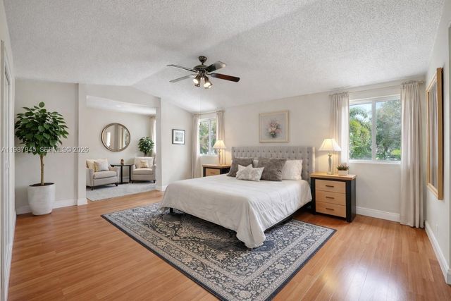 484 Cambridge Dr, Weston, FL 33326