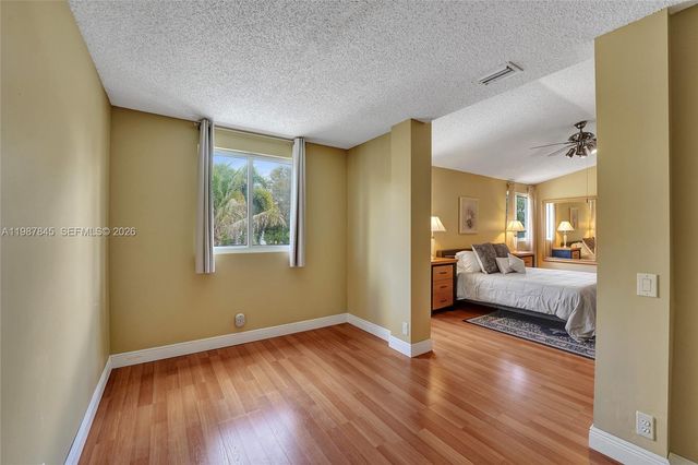 484 Cambridge Dr, Weston, FL 33326