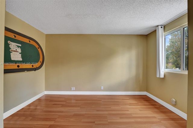 484 Cambridge Dr, Weston, FL 33326