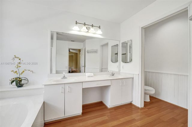 484 Cambridge Dr, Weston, FL 33326