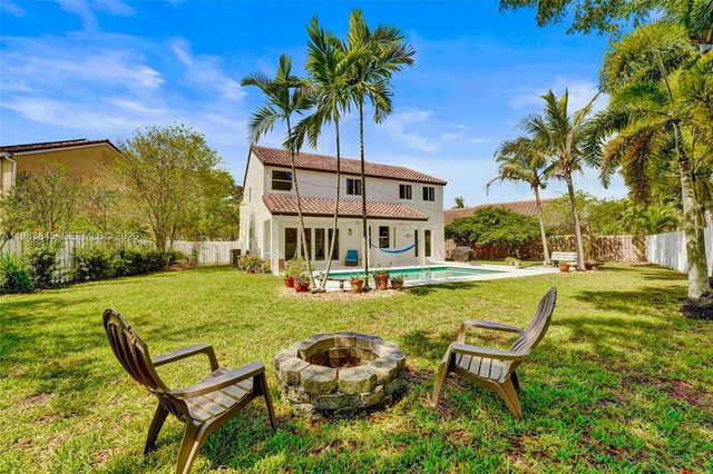 484 Cambridge Dr, Weston, FL 33326