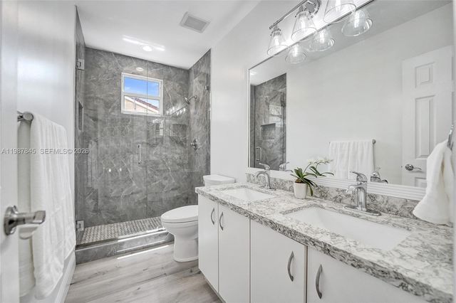 484 Cambridge Dr, Weston, FL 33326