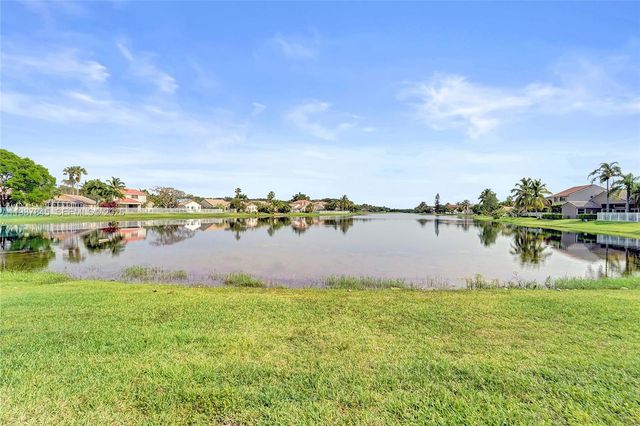 484 Cambridge Dr, Weston, FL 33326