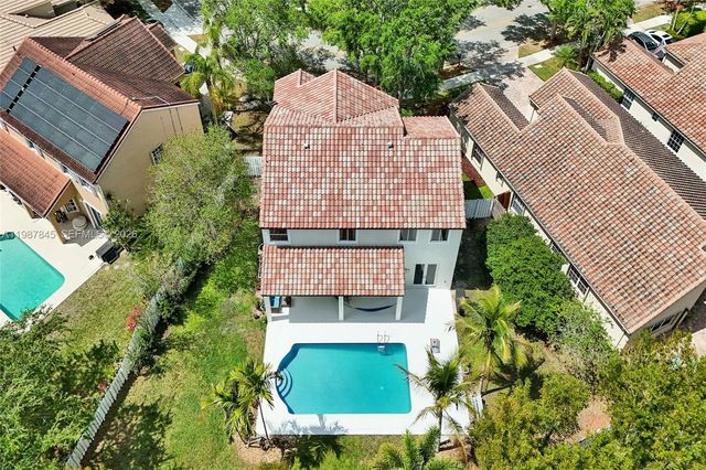 484 Cambridge Dr, Weston, FL 33326