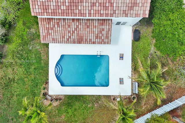 484 Cambridge Dr, Weston, FL 33326