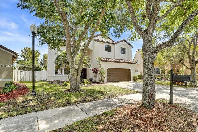 484 Cambridge Dr, Weston, FL 33326