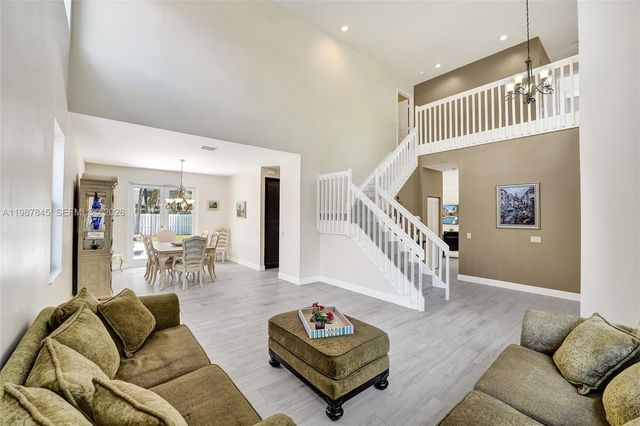 484 Cambridge Dr, Weston, FL 33326