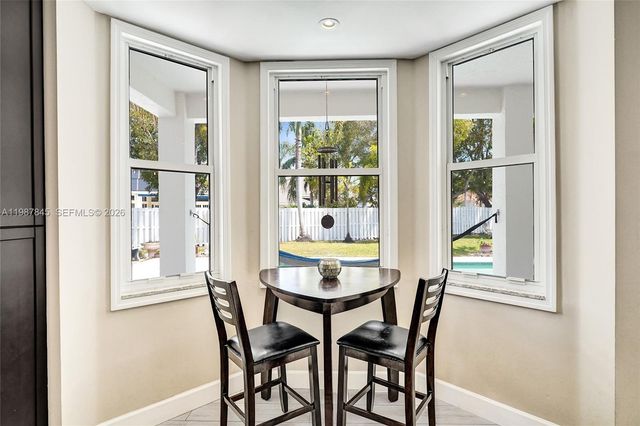 484 Cambridge Dr, Weston, FL 33326