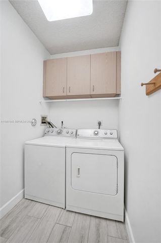 484 Cambridge Dr, Weston, FL 33326