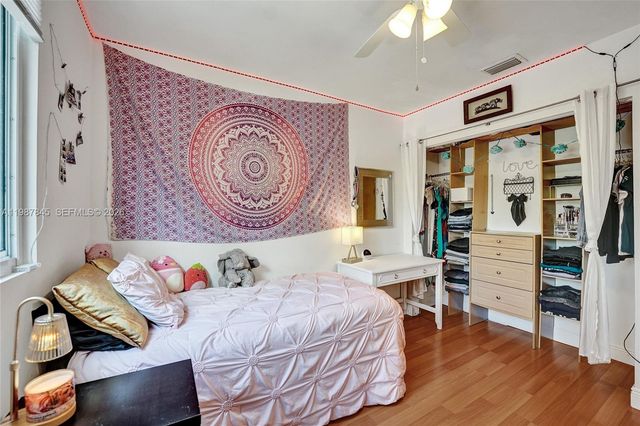 484 Cambridge Dr, Weston, FL 33326