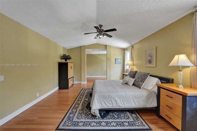 484 Cambridge Dr, Weston, FL 33326