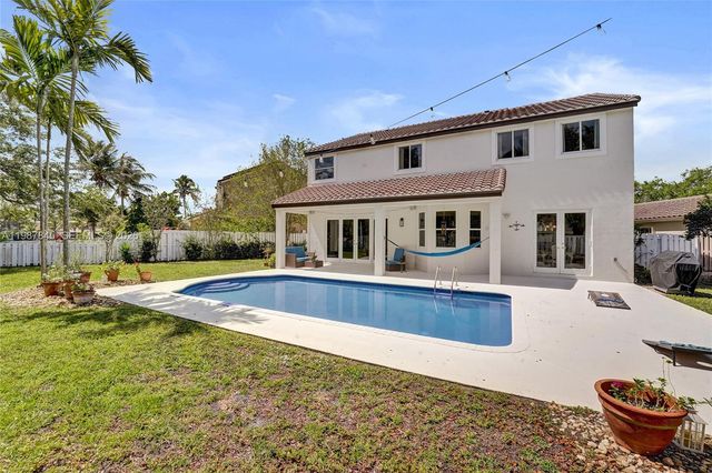 484 Cambridge Dr, Weston, FL 33326