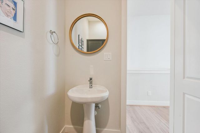 5209 Allen Street D, Houston, TX 77007