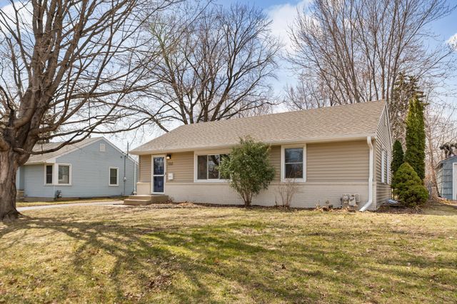 532 5th Avenue S, Hopkins, MN 55343