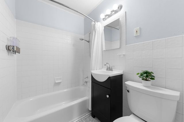 532 5th Avenue S, Hopkins, MN 55343