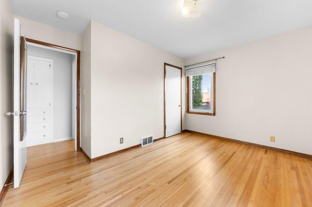 532 5th Avenue S, Hopkins, MN 55343