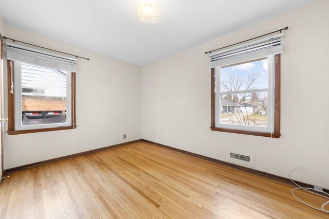 532 5th Avenue S, Hopkins, MN 55343