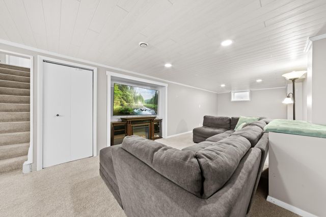 532 5th Avenue S, Hopkins, MN 55343