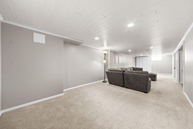 532 5th Avenue S, Hopkins, MN 55343