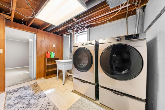 532 5th Avenue S, Hopkins, MN 55343