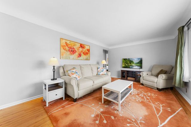 532 5th Avenue S, Hopkins, MN 55343