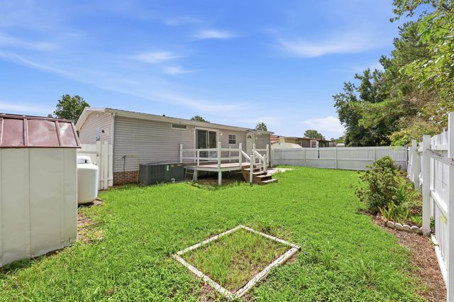 3265 Lyndon Dr., Little River, SC 29566