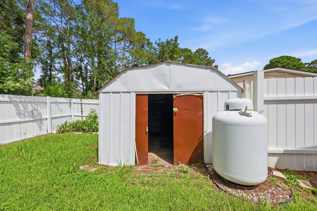 3265 Lyndon Dr., Little River, SC 29566