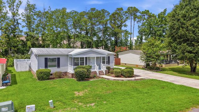 3265 Lyndon Dr., Little River, SC 29566
