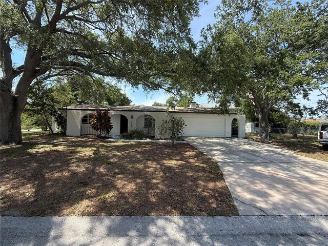 4589 32ND AVENUE N, St Petersburg, FL 33713