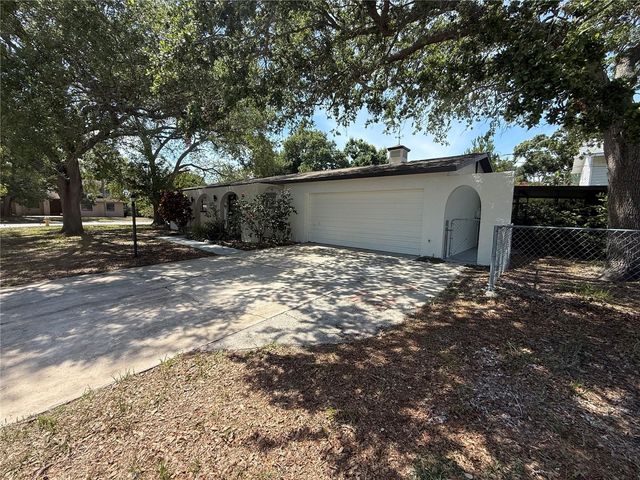 4589 32ND AVENUE N, St Petersburg, FL 33713