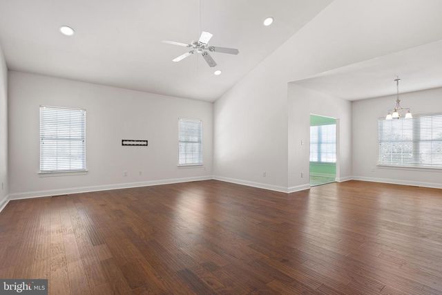 18 DEVALINDER DR, Newark, DE 19702