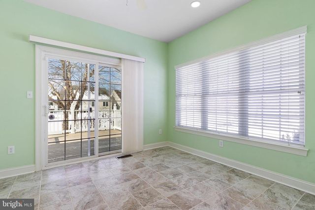 18 DEVALINDER DR, Newark, DE 19702