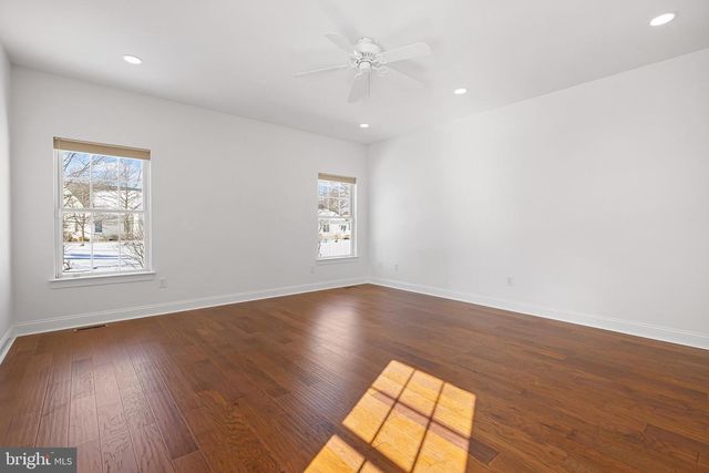 18 DEVALINDER DR, Newark, DE 19702