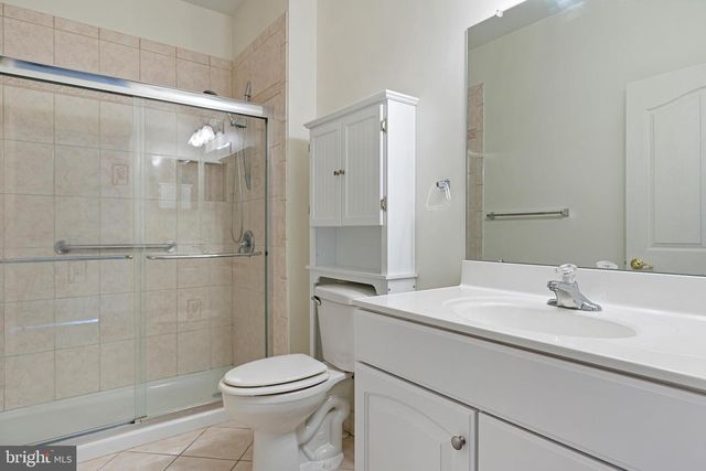 18 DEVALINDER DR, Newark, DE 19702