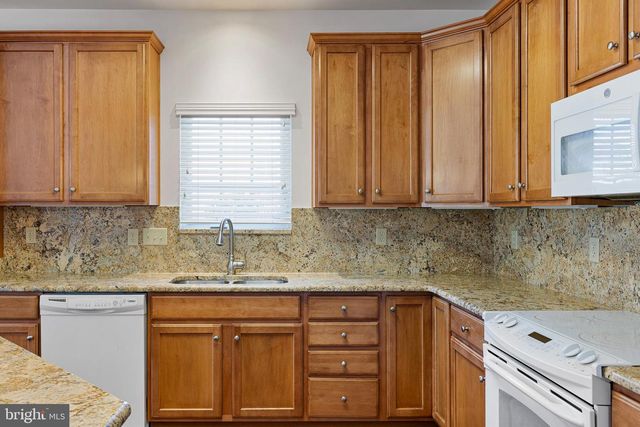 18 DEVALINDER DR, Newark, DE 19702