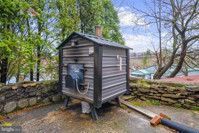 103 GRAVEL PIKE, Green Lane, PA 18054