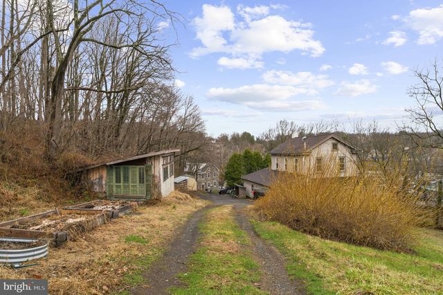 103 GRAVEL PIKE, Green Lane, PA 18054