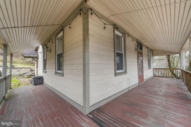 103 GRAVEL PIKE, Green Lane, PA 18054