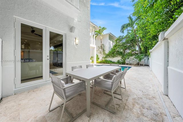 6 Coconut Lane, Key Biscayne, FL 33149