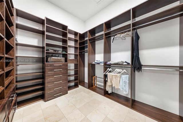 6 Coconut Lane, Key Biscayne, FL 33149
