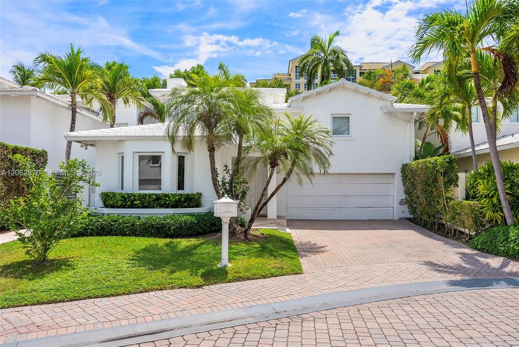 6 Coconut Lane, Key Biscayne, FL 33149